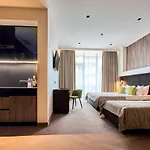 Hotel Twins &