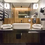 Hotel Twins & *