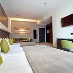 Twins & Hotel
