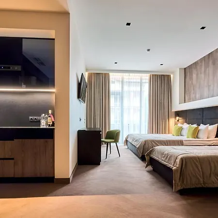 Hotel Twins &