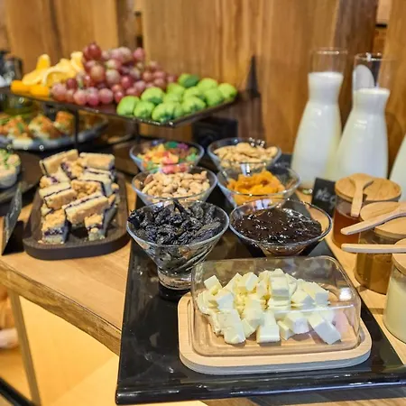 Twins & Ξενοδοχείο