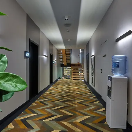 Twins & * Μπούκοβελ