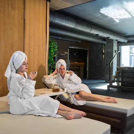 Twins & * Μπούκοβελ