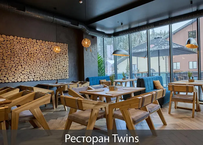 Twins & מלון *